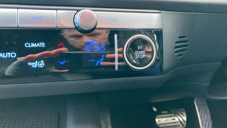 Hyundai IONIQ 6 168kW Premium 77kWh 4dr Auto Electric Saloon